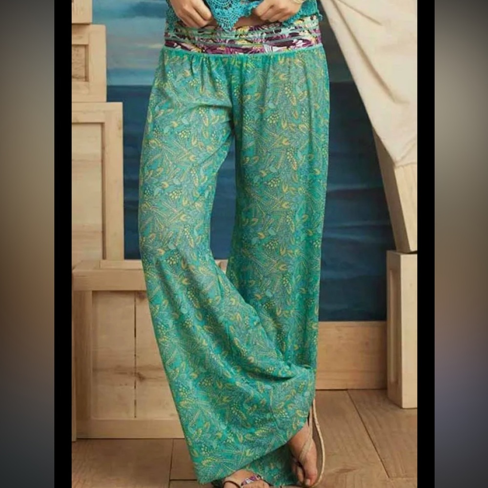 Women's PILOT PIRATE PANT by MAAJI size M